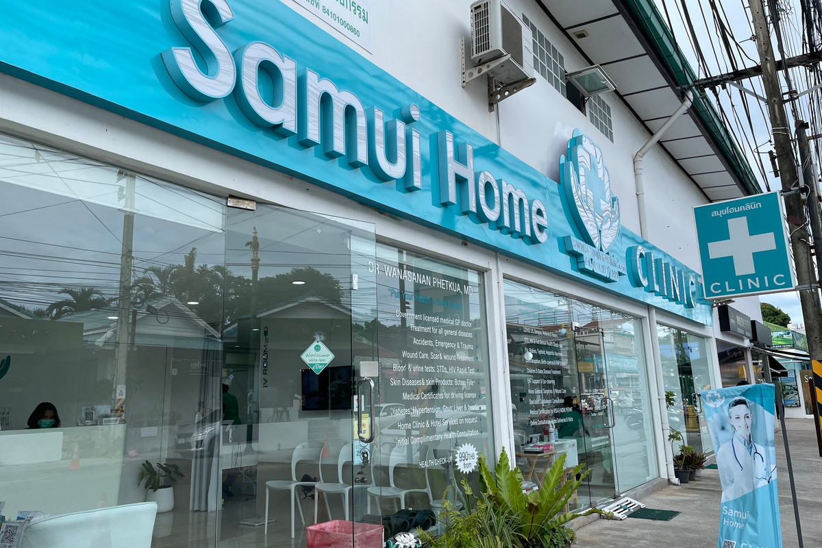 A Samui Home Clinic doctor caring for a patient on Koh Samui